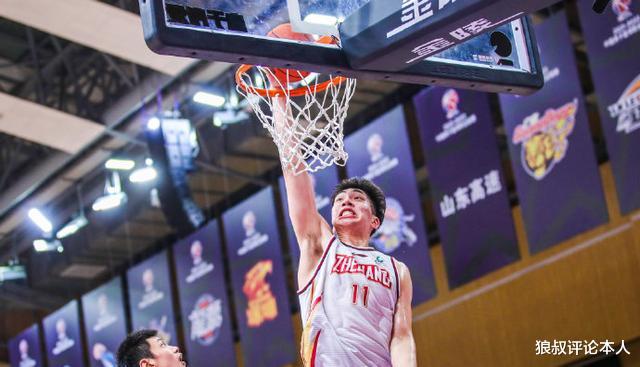 余嘉豪|深夜10点！余嘉豪对外官宣，携手曾凡博挑战NBA，无缘男篮集训