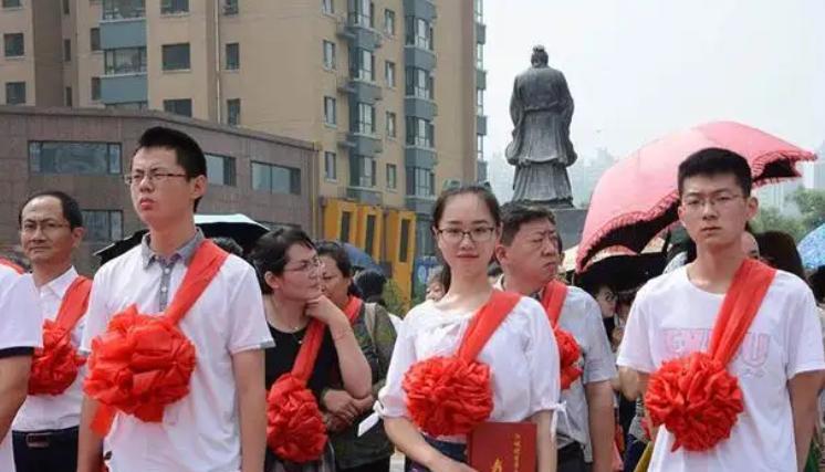 学霸|这种父母“职业组合”火了，学霸产出率很高，收入不是主要因素