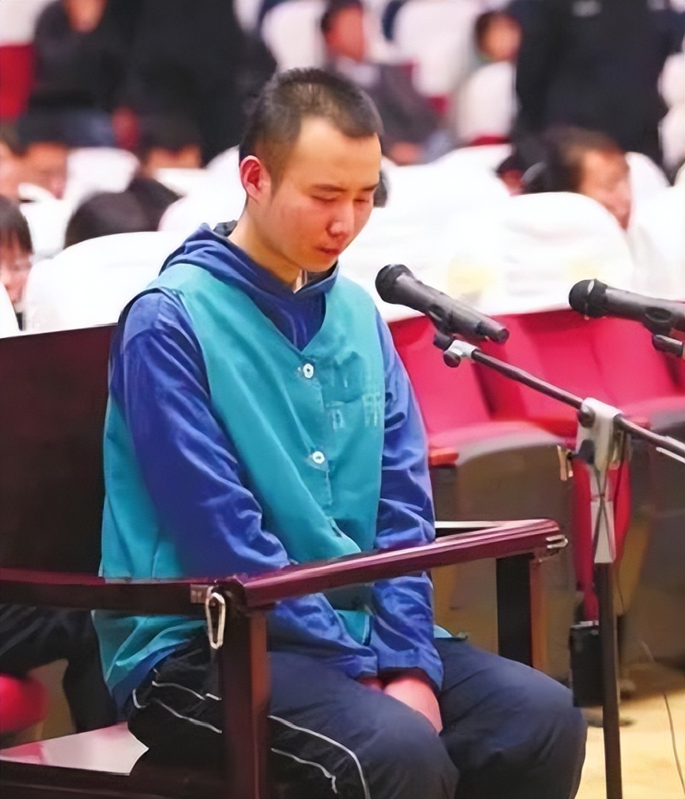 药家鑫被判死刑,死前愿望仍遭拒绝,父亲希望他将所有罪恶都带走