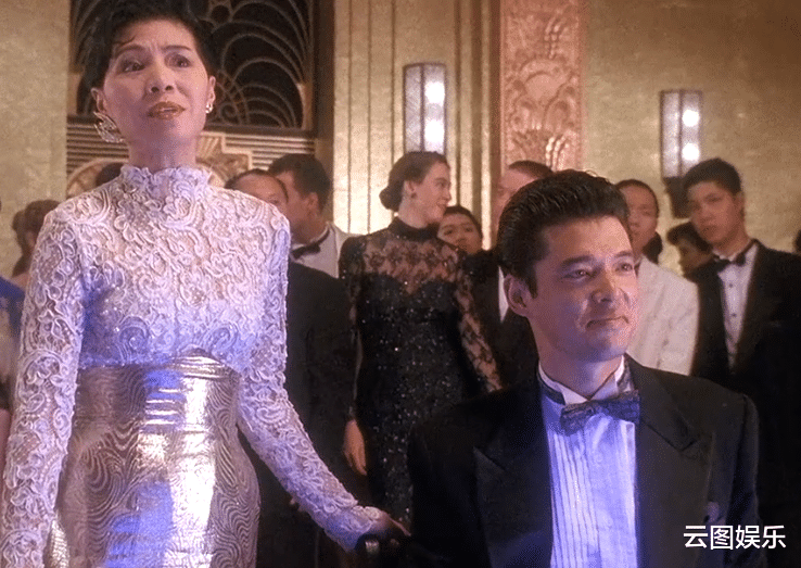 周星驰|周星驰配角息影30年近况曝光，头发花白但身材健硕，已转行教钓鱼