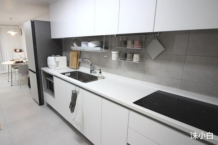 只身一人在他乡爆改小家:35㎡要啥有啥,甚至还有浴缸!简单幸福