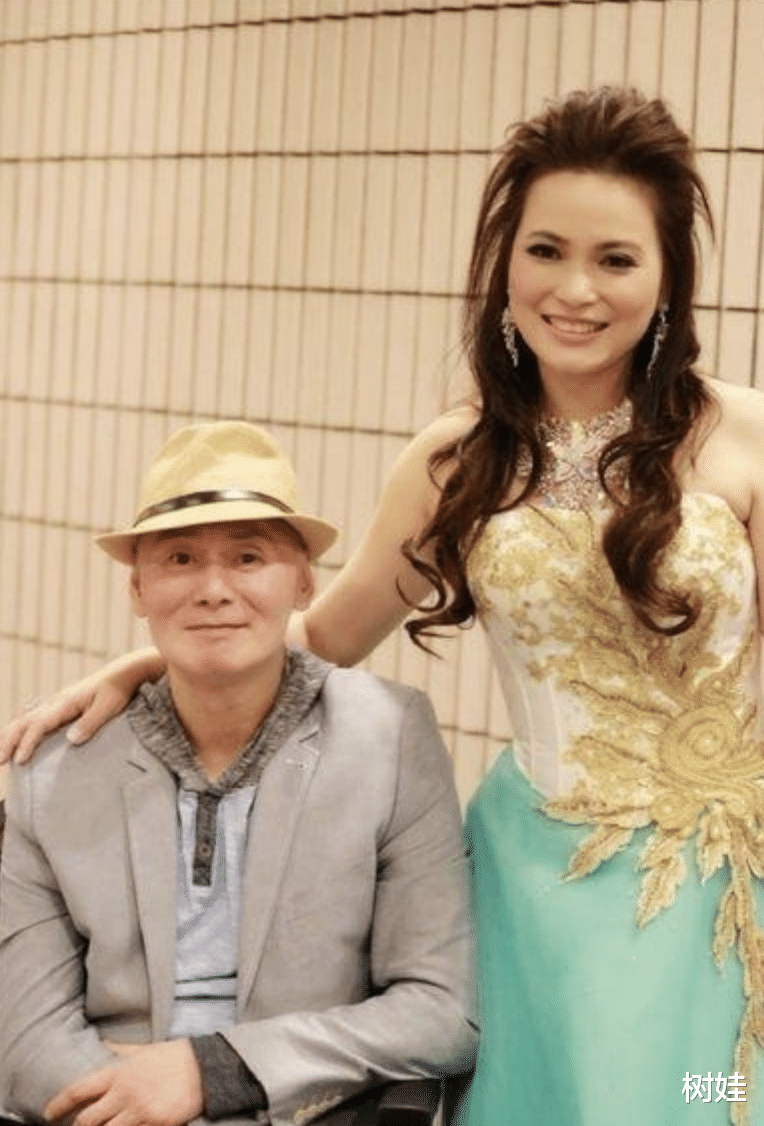 刘家辉|66岁刘家辉近照曝光,满头白发精神奕奕,瘫痪后留居老人院已11年