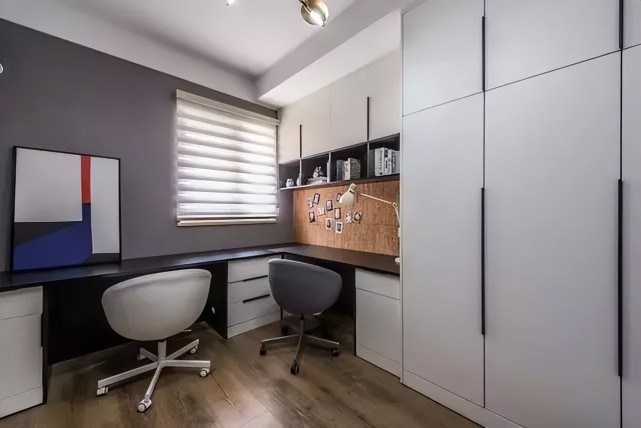 带阁楼的新房,以黑白灰为主基调,装饰出一个轻奢、高雅的家