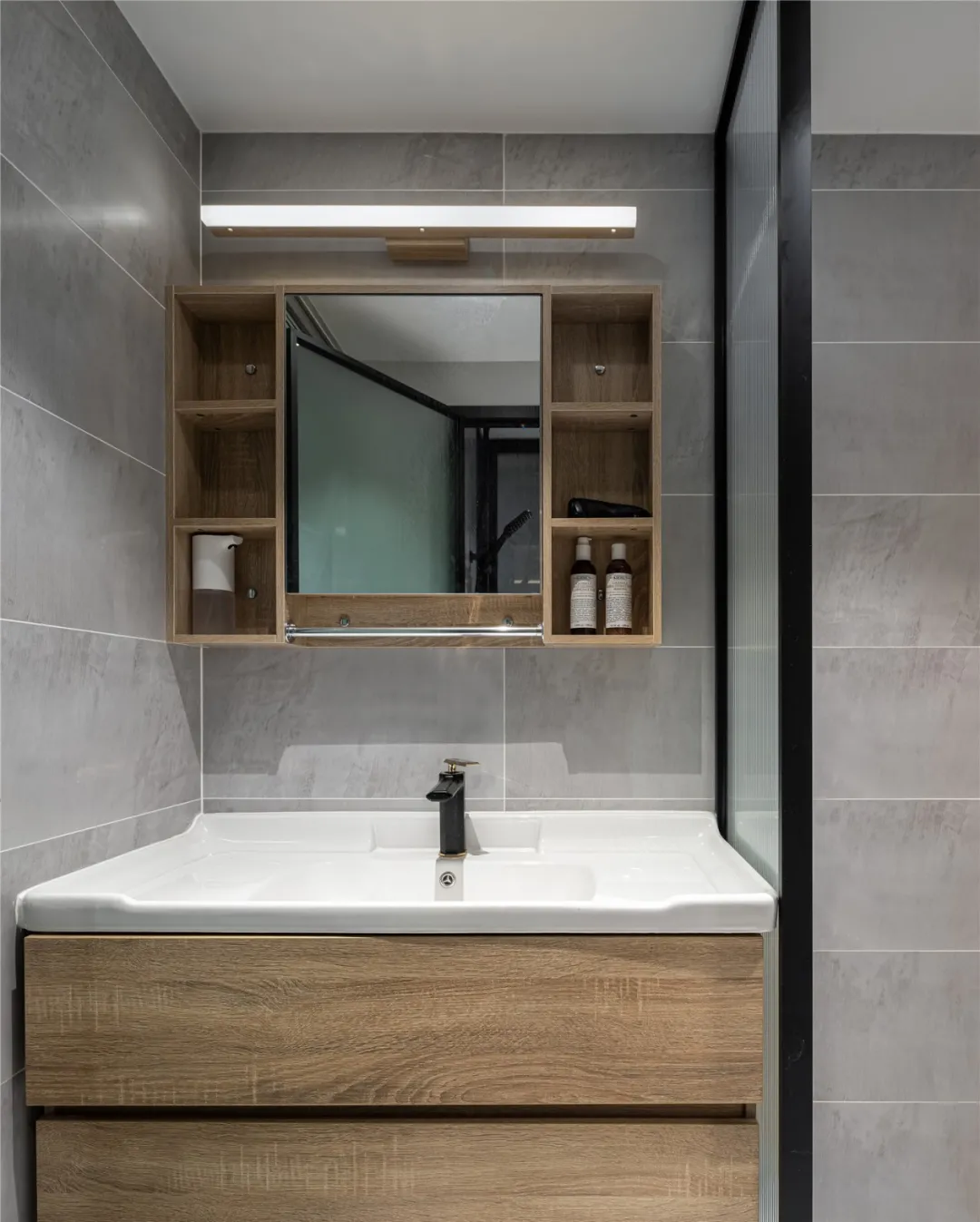 90后追着阳光生活，64m2小户型，慵懒惬意！