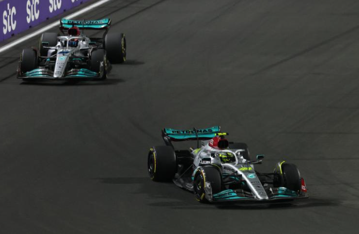 鹈鹕队|F1沙特站 哈密尔顿排位第16遭淘汰