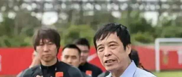 衬衫|足协欲恢复球队异地迁移,球迷拿两个球队举例,谁在阻碍职业联盟