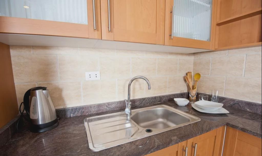 橱柜台面用哪种材质好?对比常见的4种材料,才发现我家装错了