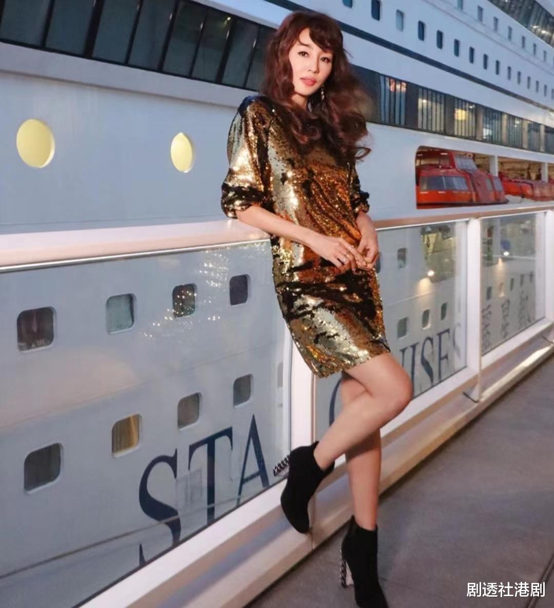 陈嘉容|宣布改回旧名！45岁香港女星进军内地市场，因自称名模掀网友骂战