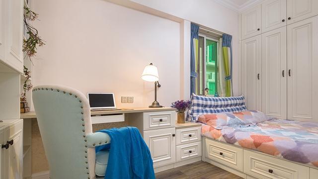 60平米的一居改成两居,客厅阳台封包成榻榻米,儿童房就有着落了