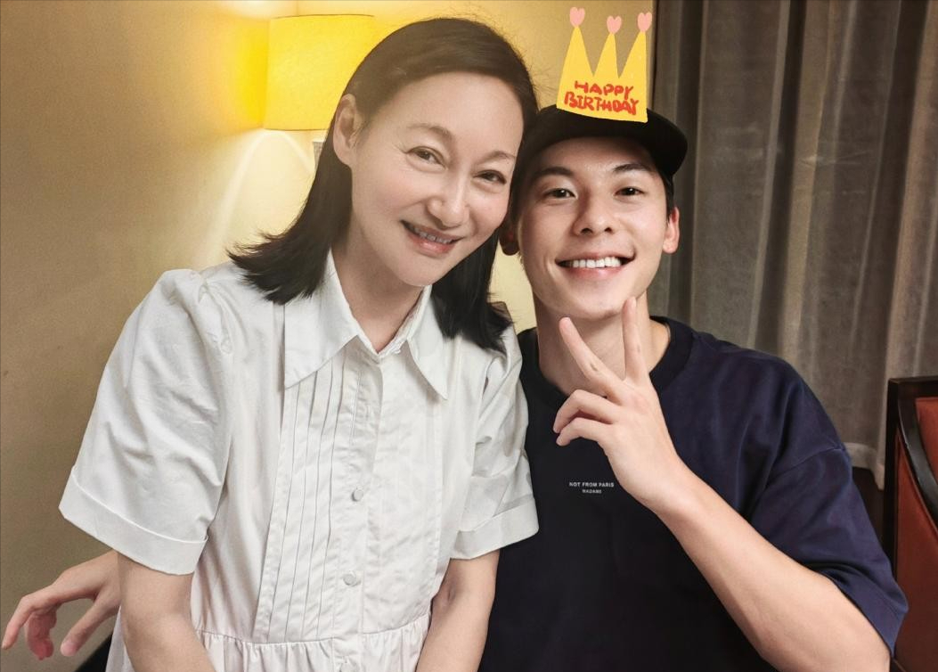 惠英红|惠英红、许光汉因戏结缘,庆生照片宛若姐弟,62岁气质状态佳