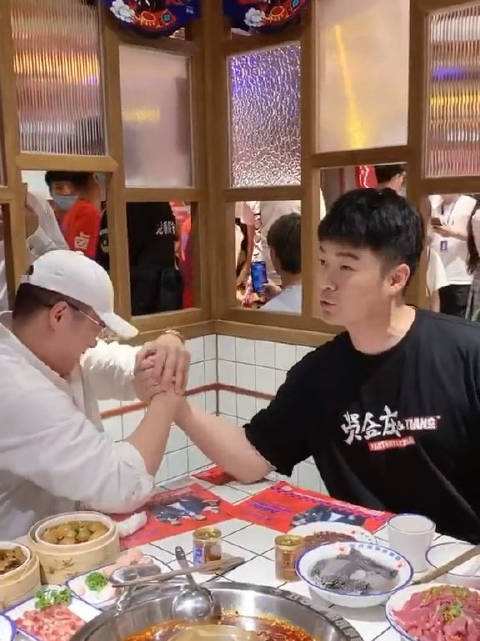 陈赫|陈赫家中带娃太开心！两女儿调皮捣蛋似儿子，二婚生活显甜蜜