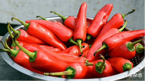 蔬菜|吃鱼肉会影响血压稳定?医生劝告:若不想血压飙升,少吃这3种蔬菜