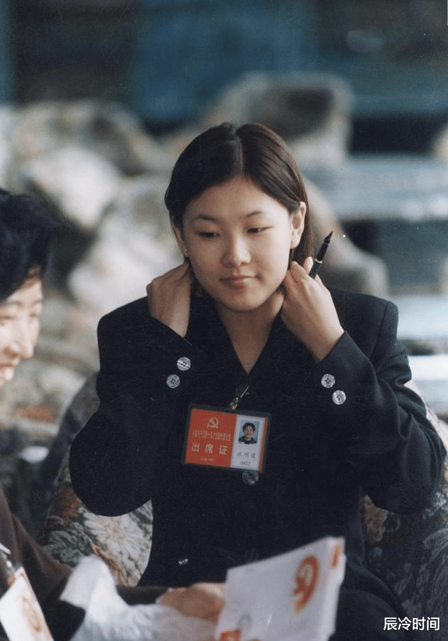 伏明霞|伏明霞：退役后嫁大26歲老公，結婚5年生3娃，70歲丈夫想生第四胎