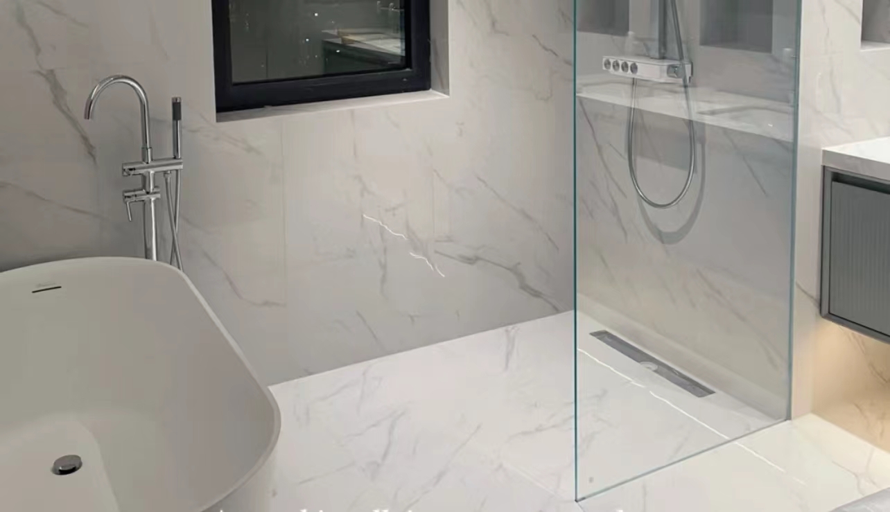 难怪很多人不装淋浴房了!看了这些替代方案,发现个个实用又省钱