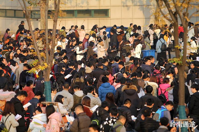 招聘|31岁考上公务员，但是却提拔无望，该怎么办？上岸就是最大的收获