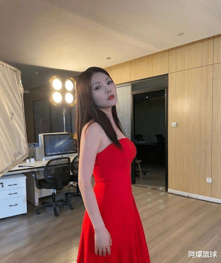 徐冬冬|徐冬冬为什么可以那么火,一步一步稳扎稳打?