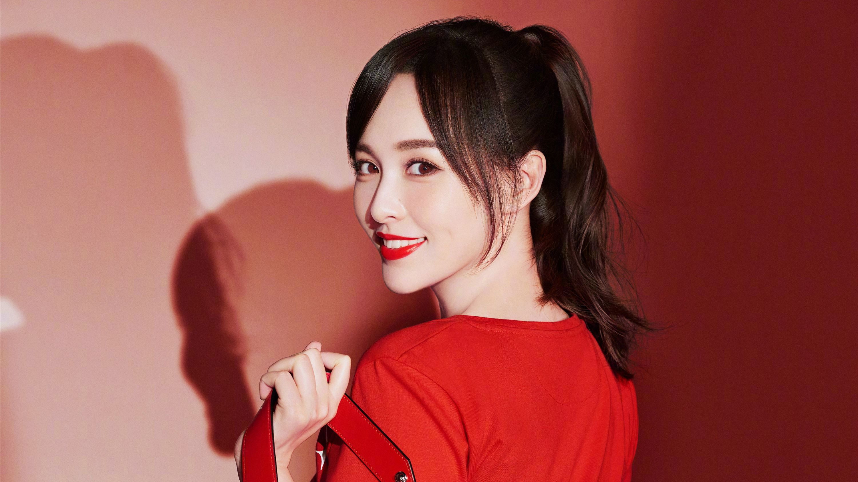 唐嫣|唐嫣被传要去给白百何做女配，网友怀疑，或许是她商业价值变低了