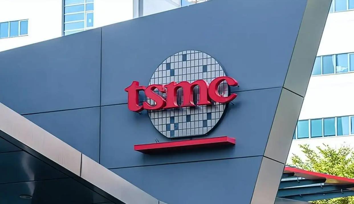 iPhone|10台EUV光刻机!韩国芯片巨头“逆势而行”,中芯也已开始布局