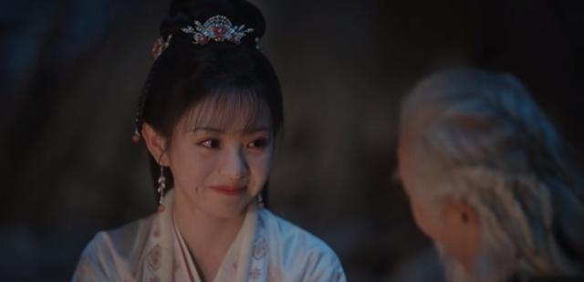 卿卿日常|《卿卿日常》:李薇最强保护神上线,六少主以后可得仔细他的皮了