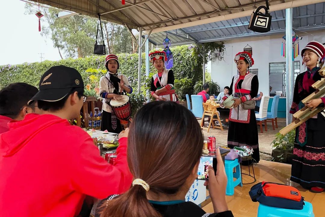 山水画|红河州城外山脚下的农庄，风景美如山水画，荷塘、烧烤、钓鱼，20分钟抵达