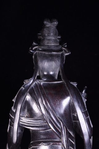 紫檀|旧藏：老紫檀木雕净瓶观音立像。