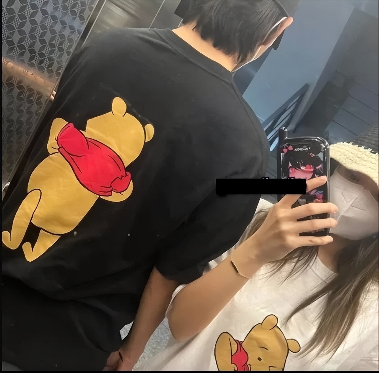 金泰亨|Jennie和金泰亨约会至少4个月?网友吐槽金泰亨情侣手链不离身