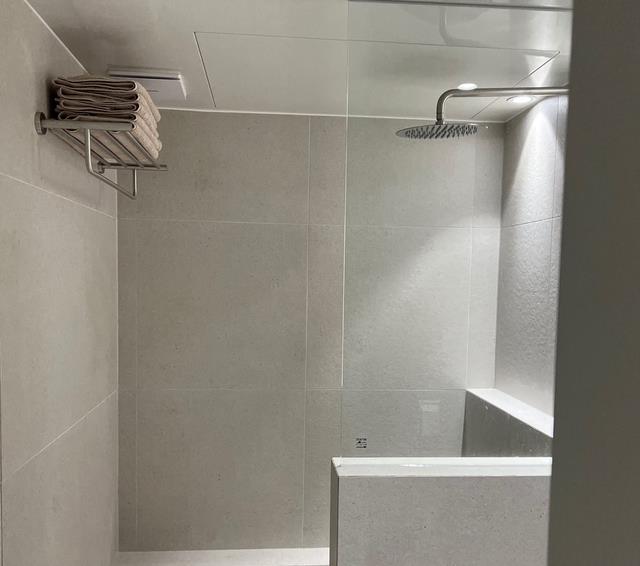 89㎡新房装修没有父母的参与,坚持灰白系搭配,把极简风发挥极致