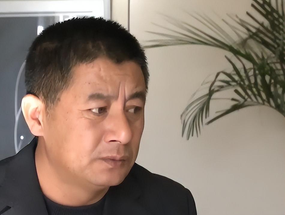 2017年农民上山发现辆小轿车,察觉怪异后报警,牵出桩人命官司