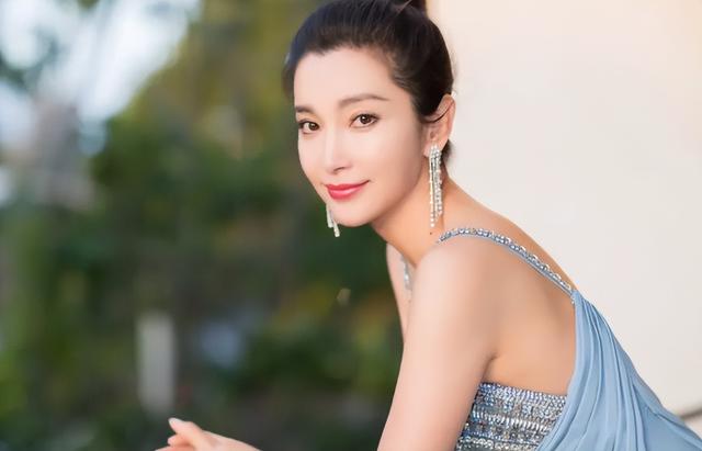 柳岩|大龄未婚6位女星：多人情史复杂，有人至今58岁单身！