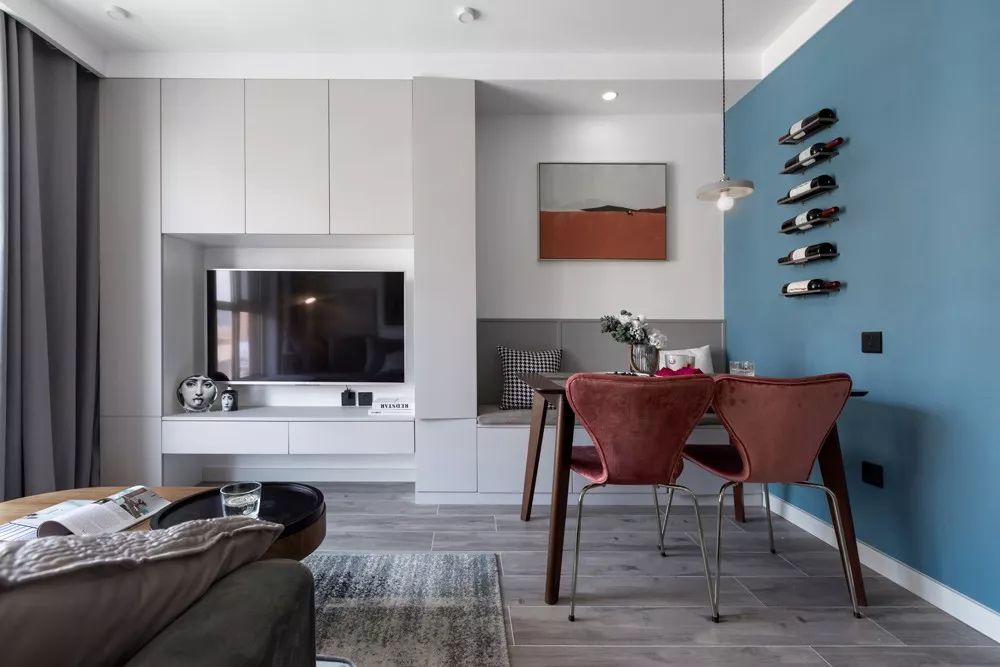 52平小户型,改造成了两居室,外加一个衣帽间,超有格调!