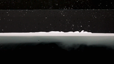 上厕所遇到马桶溅水怎么办?教你正确做法,告别细菌滋生!