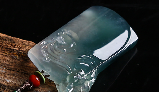 翡翠|翡翠水头等同于透明度吗？的确有千丝万缕的联系，但不可混为一谈