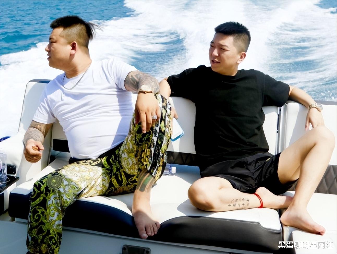 网红天津李四,急眼怒骂二驴,老方丈调解无果,直播飙脏话:有病