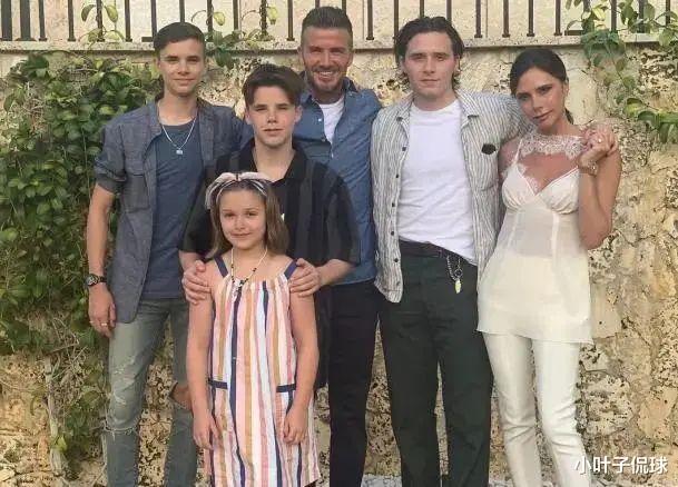 哈珀·贝克汉姆|小七身材发育明显,大腿比成年人还粗壮,贝克汉姆当她掌上明珠