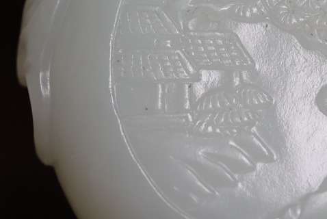 和田玉籽料|舊藏和田玉籽料“苍松古亭图 鼻烟壶”