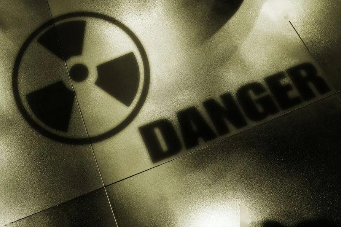 身体变异、骨头被打成马蜂窝,这些镭姑娘去世千年仍能发光