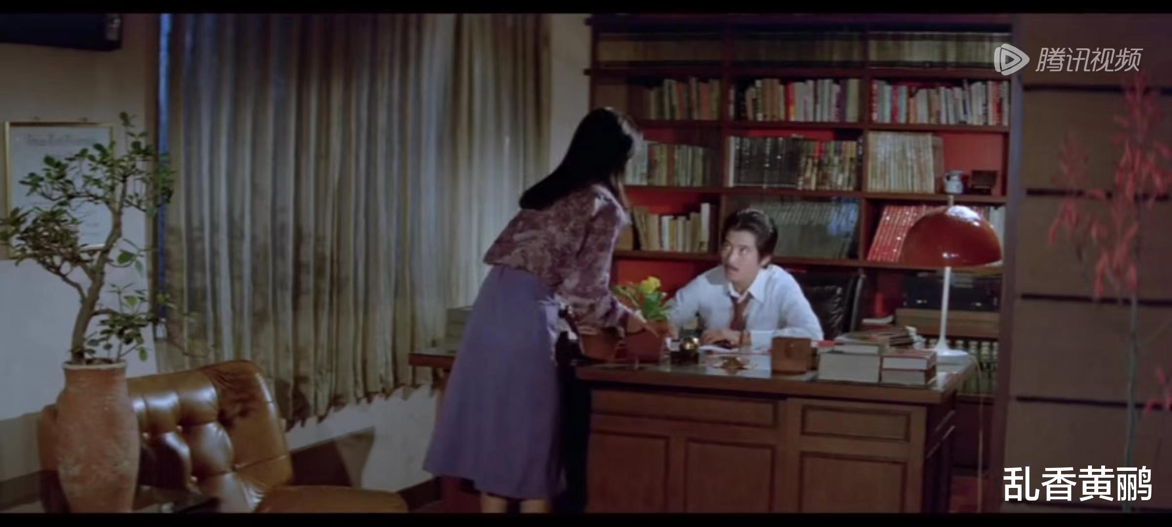 林青霞|42年过去了，再看《金盏花》，林青霞的22套裙装，依旧时尚洋气