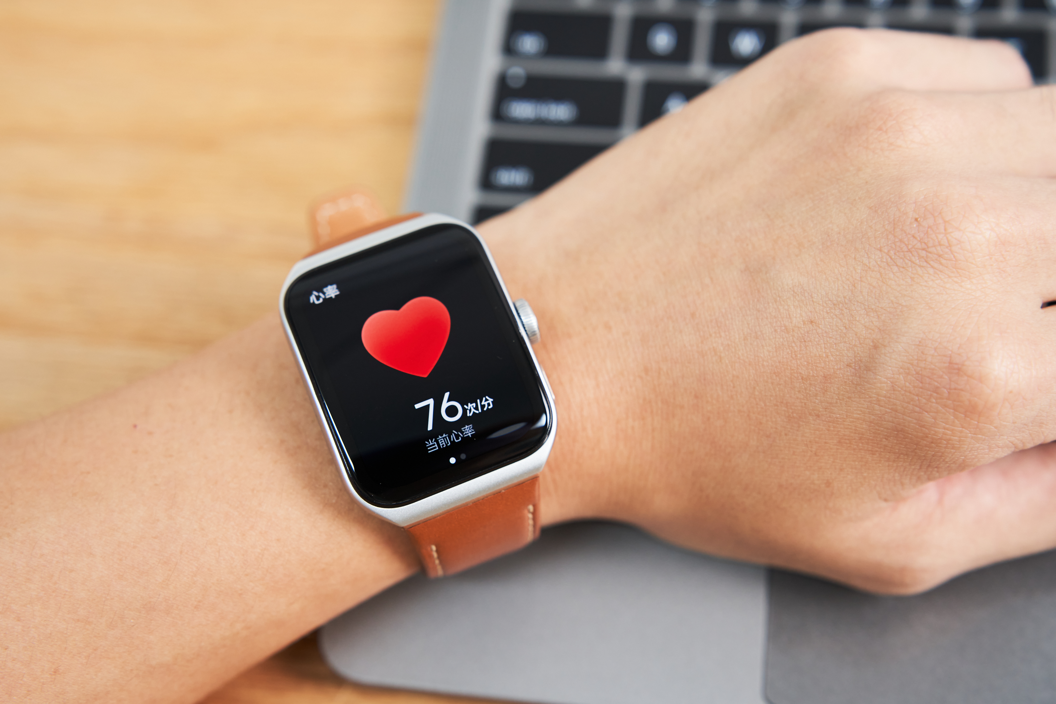 苹果|续航升级了个寂寞？苹果Watch8低功耗模式36小时，被国产手表超车