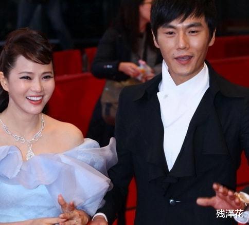 秦昊|伊能静：老公，我眼睛美吗？秦昊：你双眼皮做的，别以为我不知道