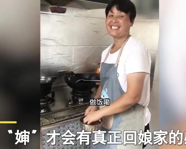 女子母亲去世多年,每次回娘家先去婶婶家,真相让网友们感动落泪