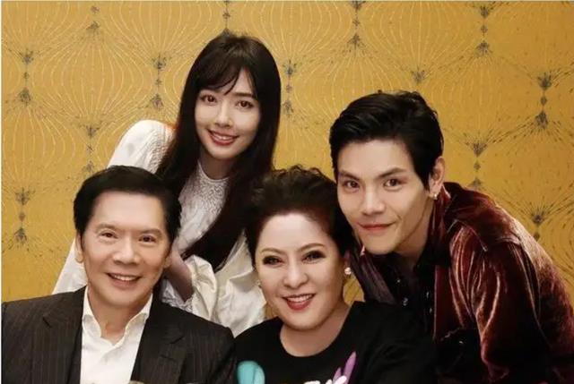 郭碧婷|郭碧婷二胎向太满面春风，已备好大礼相送，对儿媳宠爱展露无遗