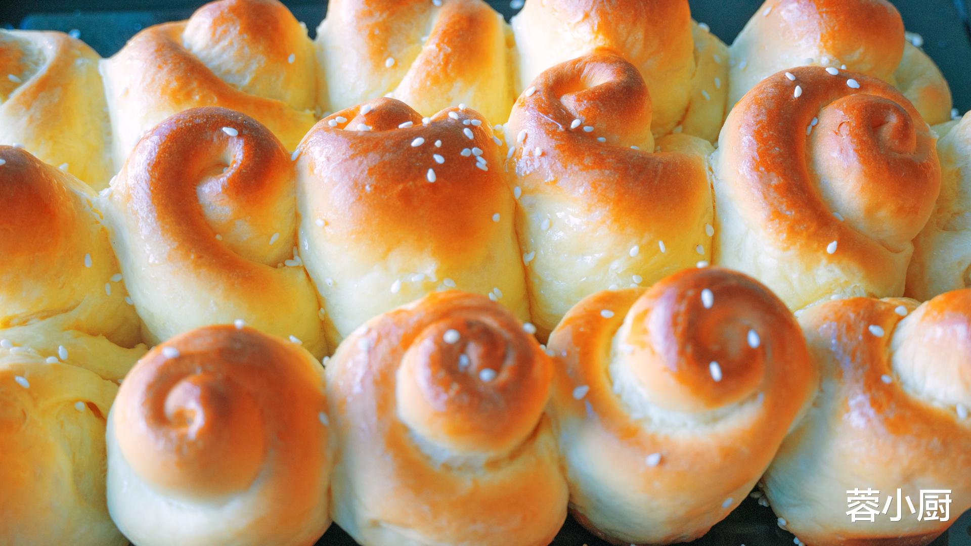 立秋润燥,饮食上可“减辛增酸”,多吃“3黄2白1红”,润肺养胃