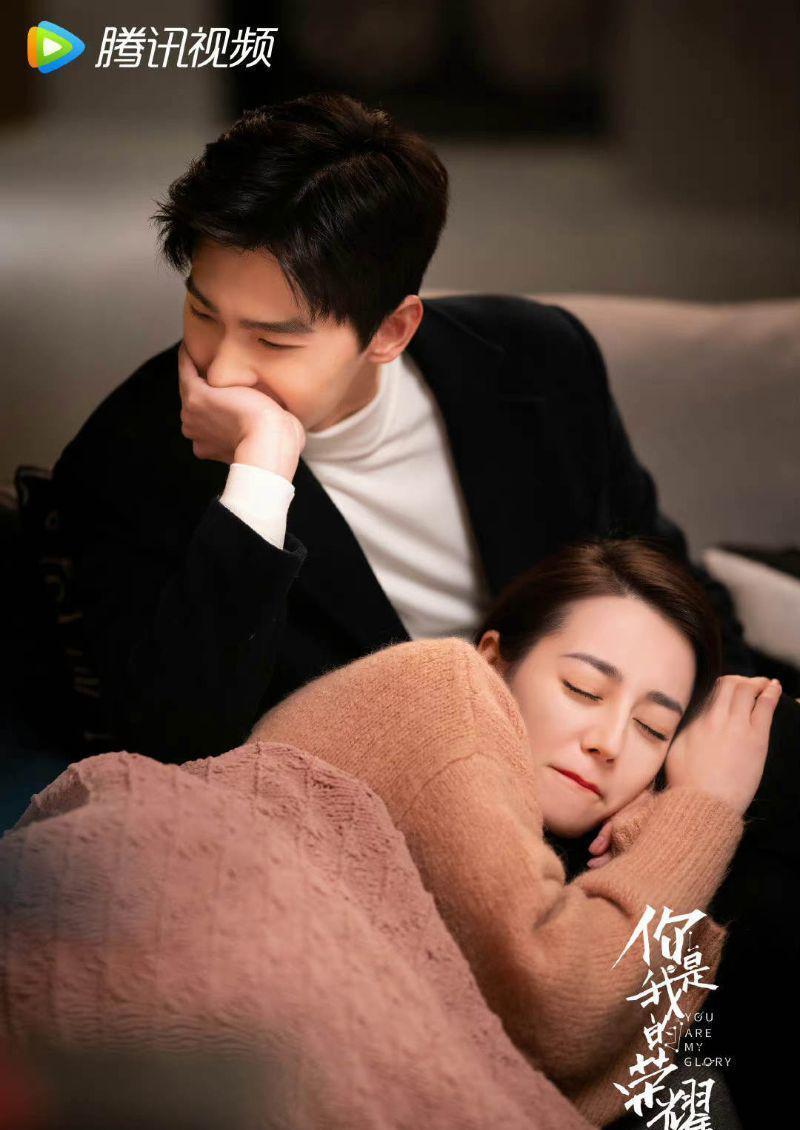 迪丽热巴|洋迪夫妇又撒糖？热巴被扒穿杨洋旧衣？网友放大细节力证是同一件