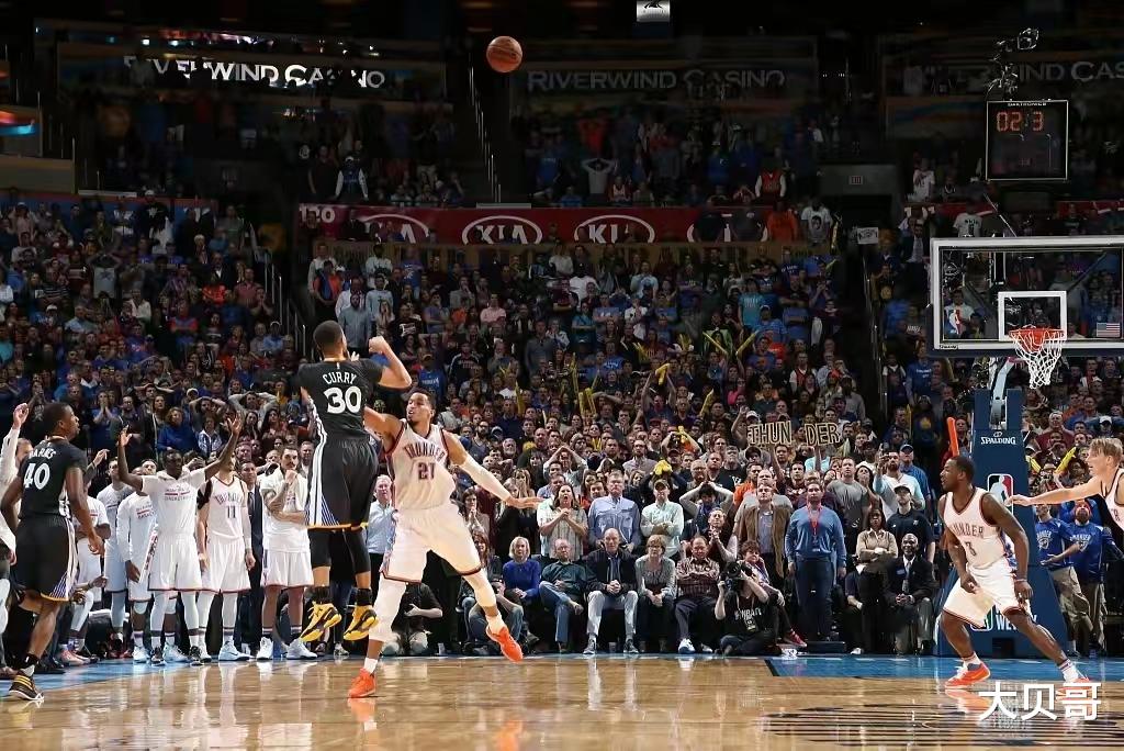 查尔斯·巴克利|21世纪NBA仅有6位超巨：邓肯巅峰硬刚鲨鱼科比，字母哥还不够格