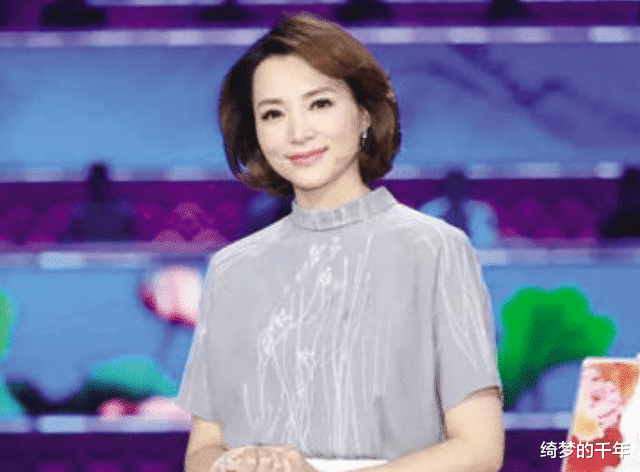 董卿|“董卿的接班人”终于红了，能力和董卿不相上下，颜值更胜一筹