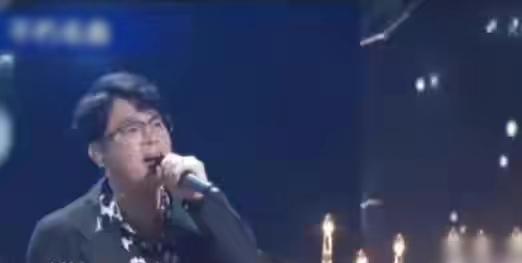 金润吉|《闪光的乐队》中的金润吉,还是韩国选秀节目的总冠军,曾经很红