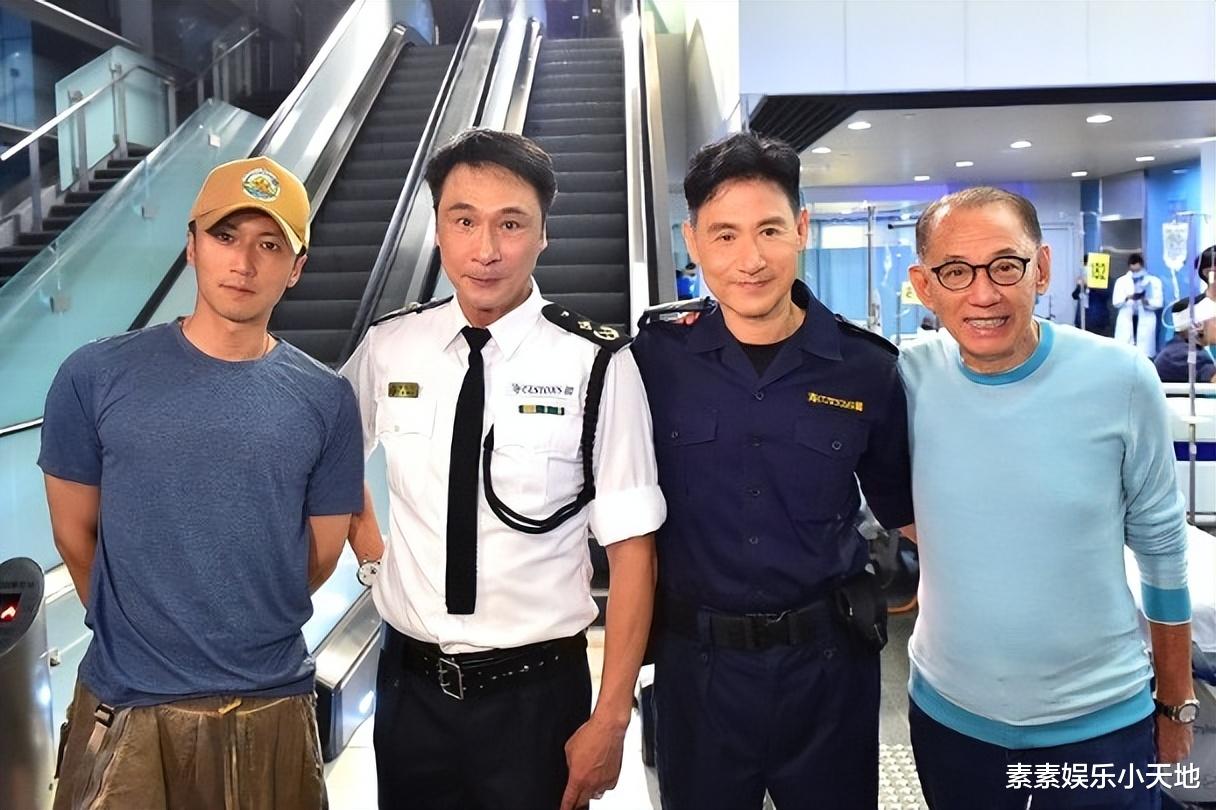 杨受成|杨受成探班新片剧组：谢霆锋被委以重任，戏服上面沾满灰尘