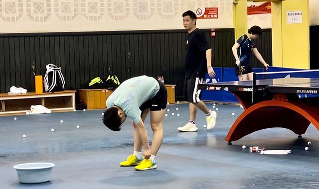 孙颖莎|双喜临门！孙颖莎获得新身份，成为中国乒乓球国家队的人气王！