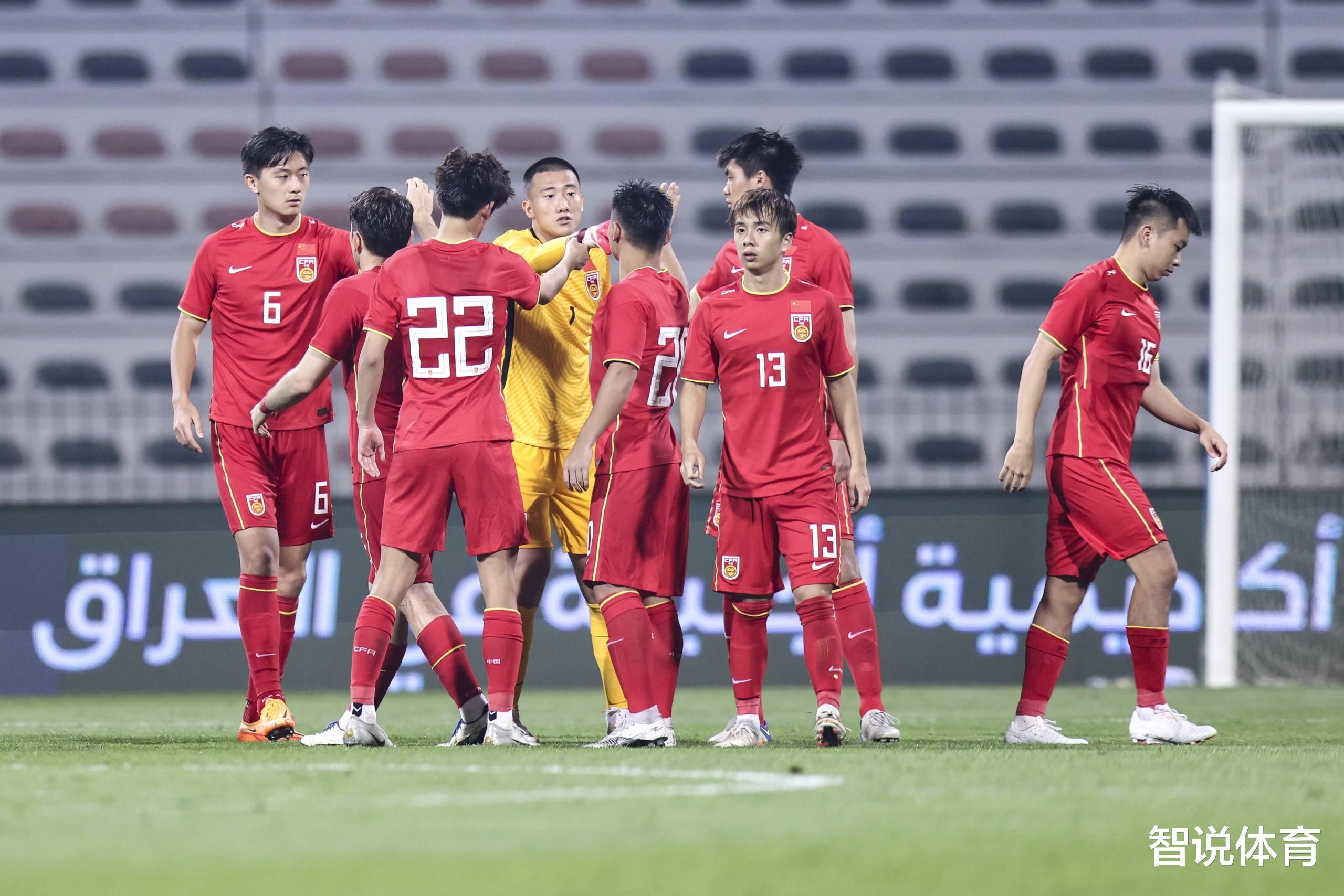 日本队|0-1！爆冷！世界杯亚军遭吊打，李霄鹏将爆发，携吴曦冲亚洲冠军