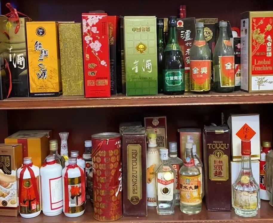 常看见“高价回收老酒”标牌,是真收酒还是骗钱?建议了解不吃亏